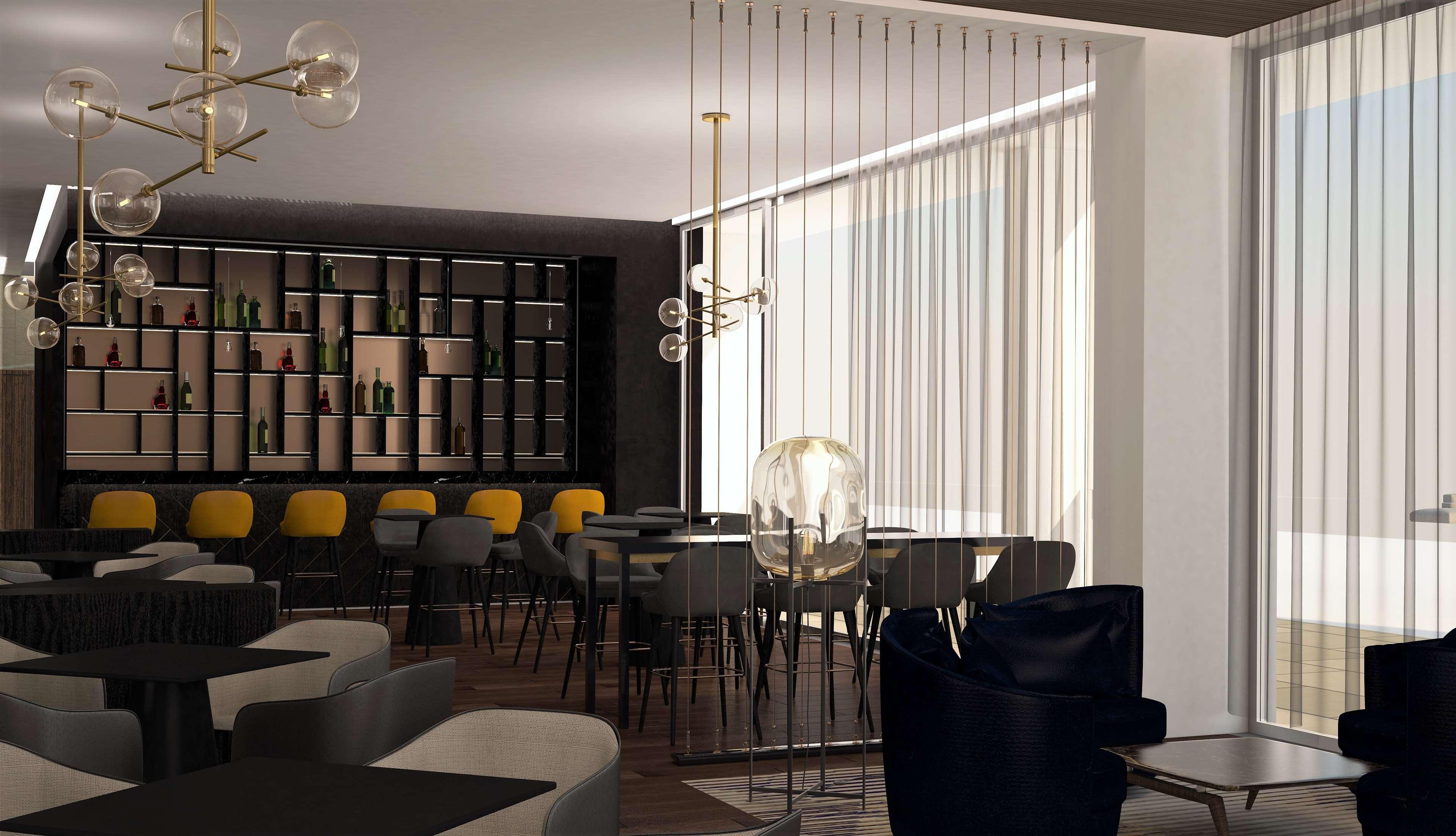 Radisson Blu Hotel, Lárnaca Exterior foto The bar at the 100 Queen's Gate
