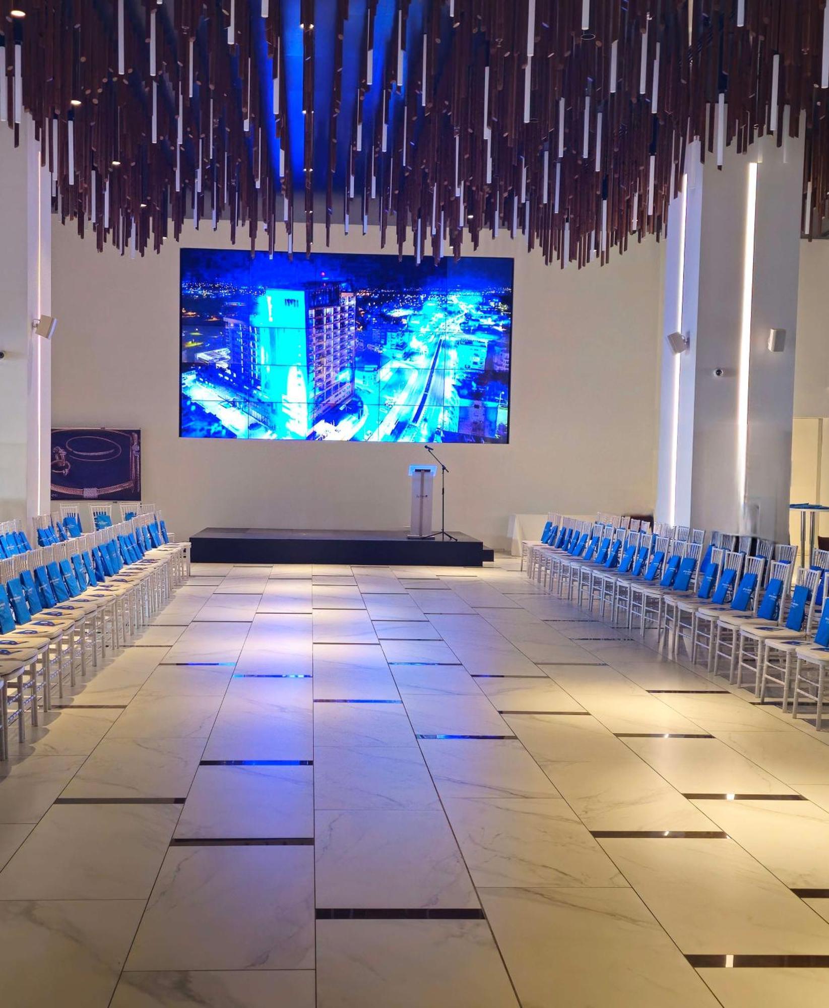 Radisson Blu Hotel, Lárnaca Exterior foto The 2016 World Economic Forum Annual Meeting